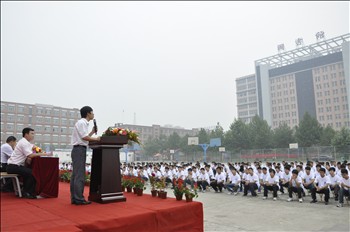 机电工程系2011级新生入学教育暨师生见面会隆重举行