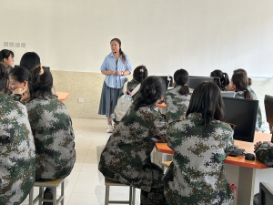 迎新季||经济管理学院新生入学教育-专业介绍和实验室参观