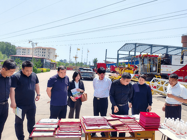 kok官网首页校领导赴滦南县开展访企拓岗活动